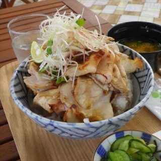 岡山国際　1階レストラン　豚丼