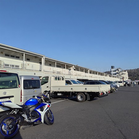 岡山国際サーキット　パドック