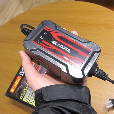 バッテリー充電器　ACH-100